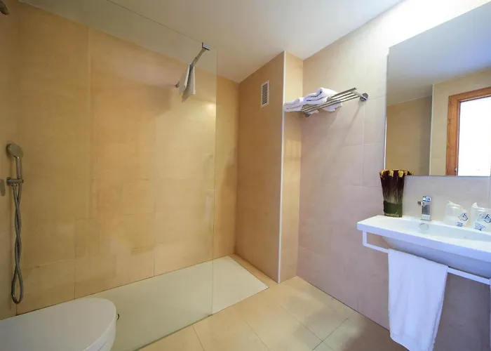 Apartamento Via Alemanya Standard B מלון דירות 3*